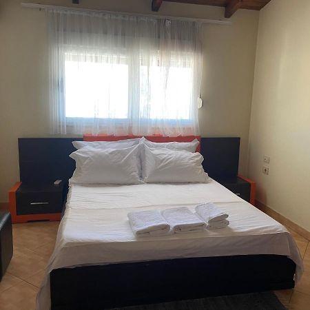 Lovely 2 Bedroom Apartment Tiran Dış mekan fotoğraf