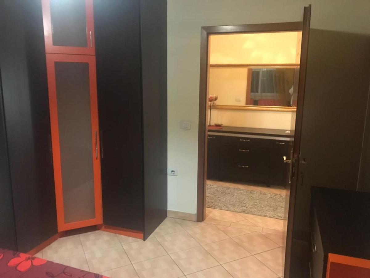 Lovely 2 Bedroom Apartment Tiran Dış mekan fotoğraf