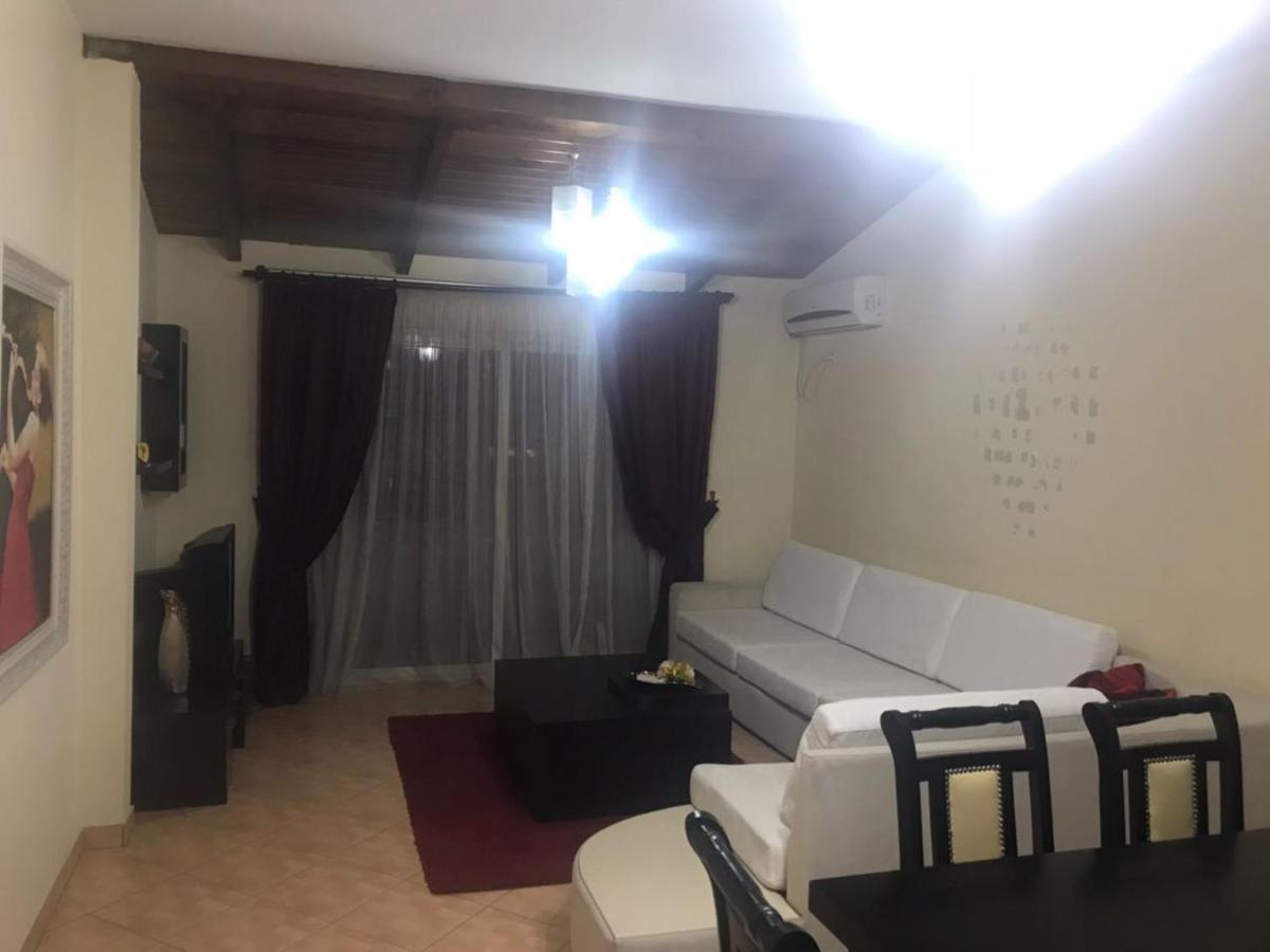 Lovely 2 Bedroom Apartment Tiran Dış mekan fotoğraf