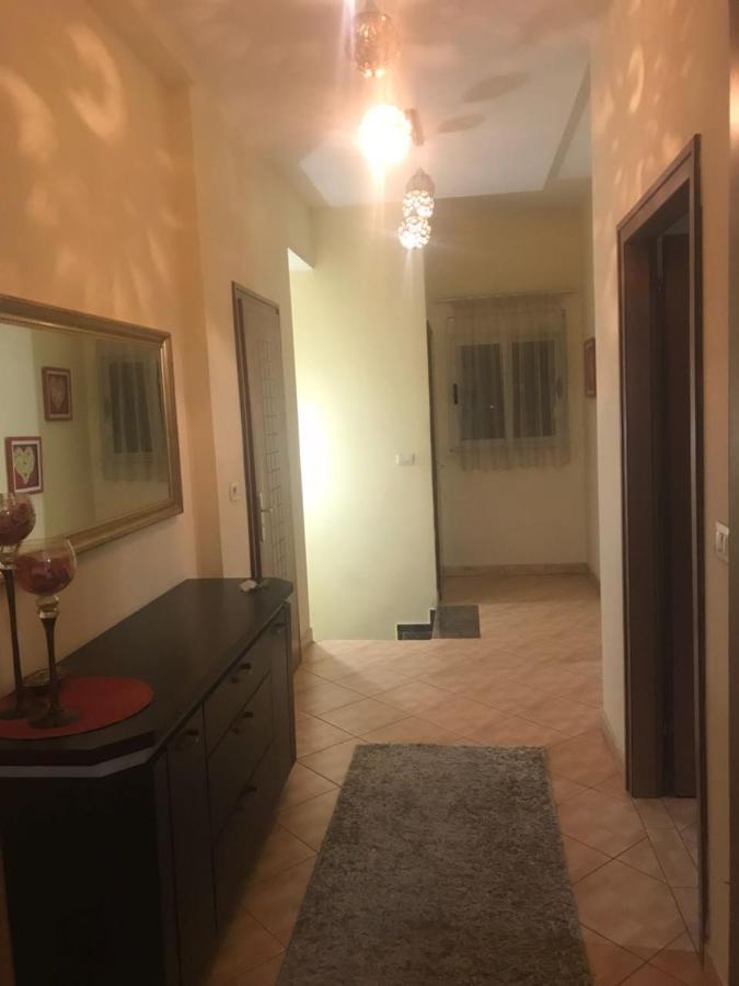 Lovely 2 Bedroom Apartment Tiran Dış mekan fotoğraf