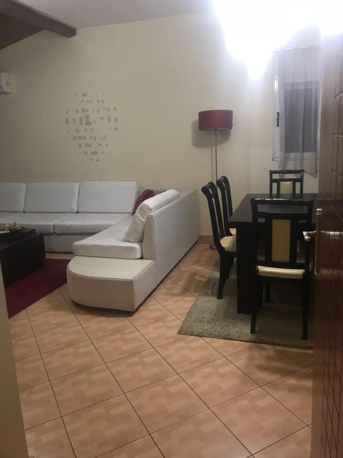 Lovely 2 Bedroom Apartment Tiran Dış mekan fotoğraf