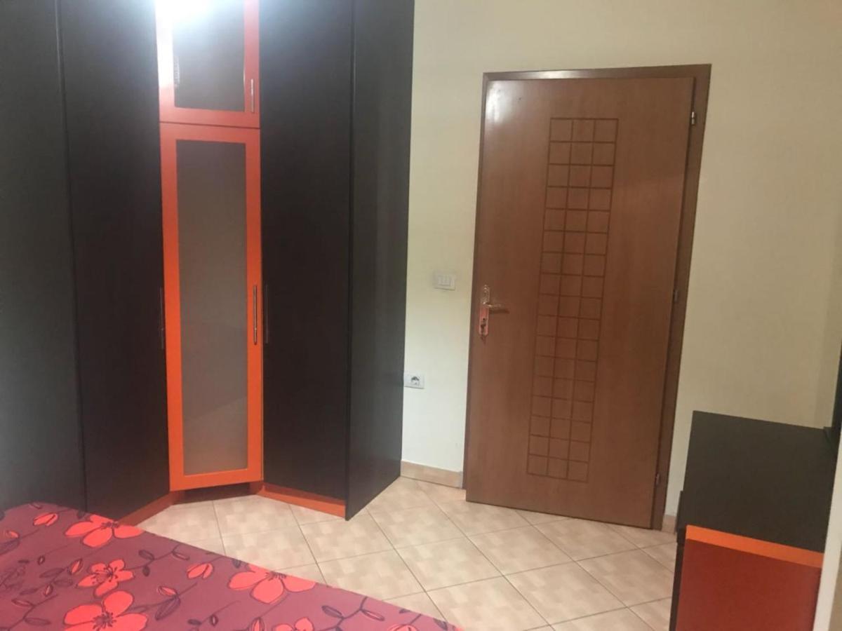 Lovely 2 Bedroom Apartment Tiran Dış mekan fotoğraf